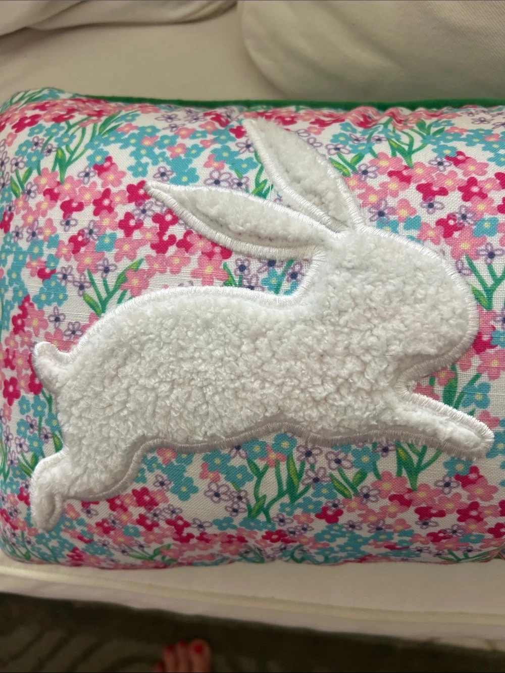 ASHLAND FLORAL BUNNY THROW PILLOW 20
